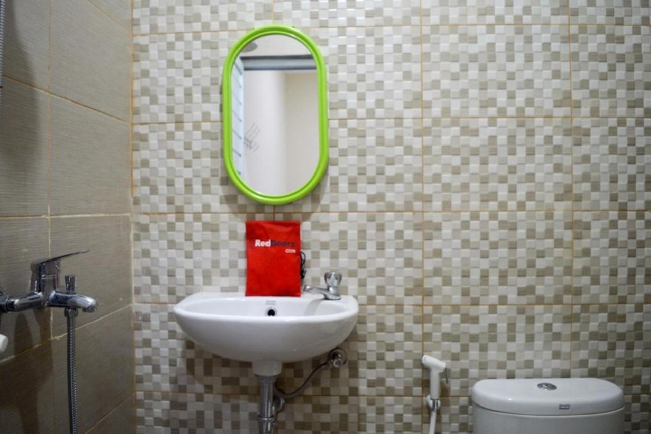 מלון סמאראנג Reddoorz Near Sam Poo Kong 2 מראה חיצוני תמונה