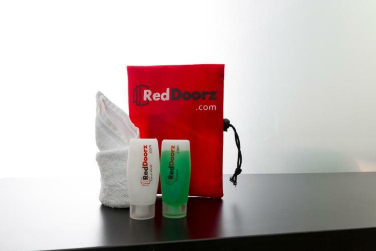 מלון סמאראנג Reddoorz Near Sam Poo Kong 2 מראה חיצוני תמונה